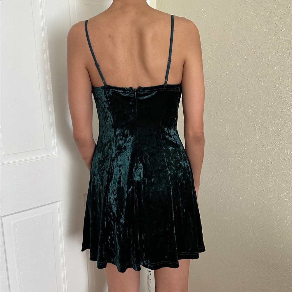 GREEN VELVET DRESS - Picture 5 of 10